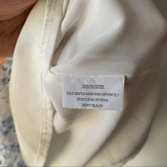 Saints + Secrets pretty flouncy floral print dress with ruffles M - Picture 8 of 11